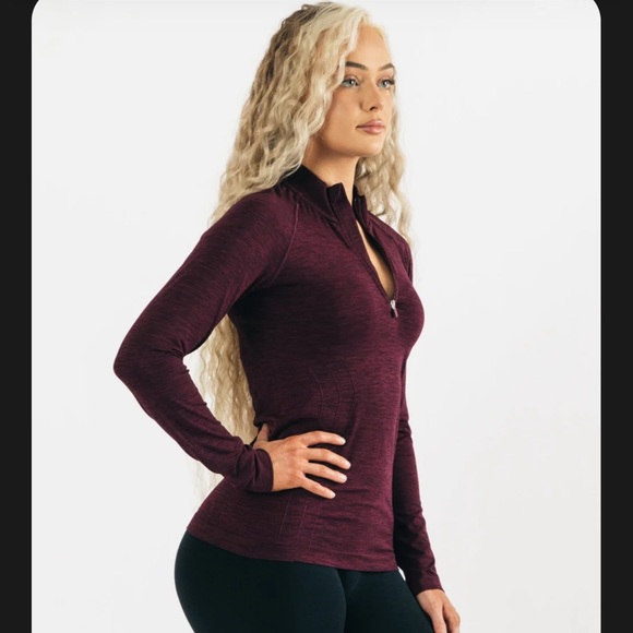 Alphalete amplify seamless pullover - Picture 4 of 7